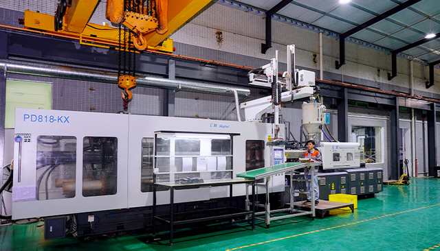 Trabajo de la máquina de moho